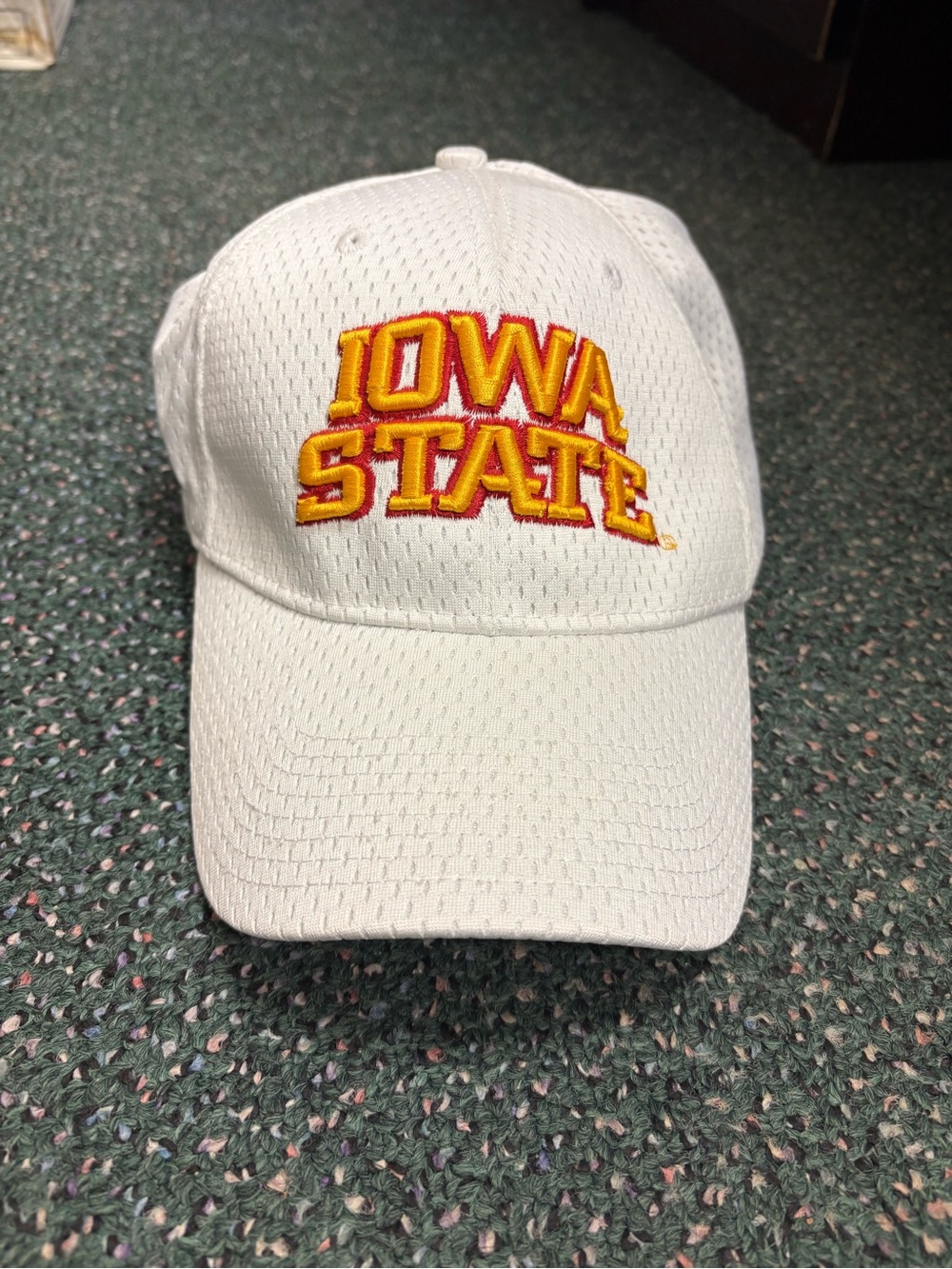 Iowa State Cyclones White Mesh Baseball Cap. Fitted, size Medium-XL
